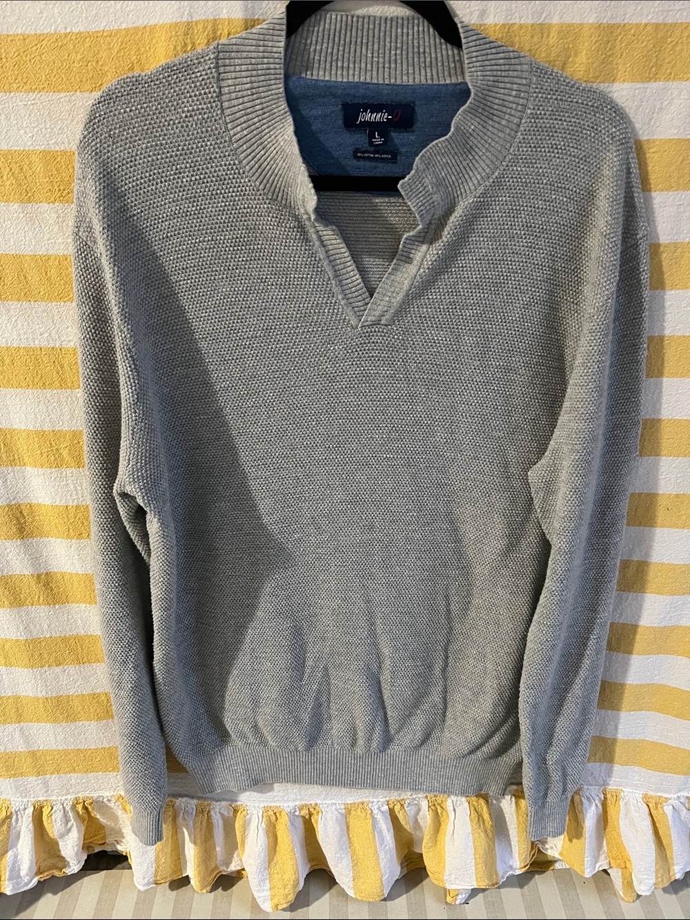 johnnie-O Men's Light Gray V-Notch Knit Sweater Large